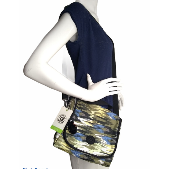 Kipling Lunch Bag & 50 Pencils Case bundle - Picture 3 of 9